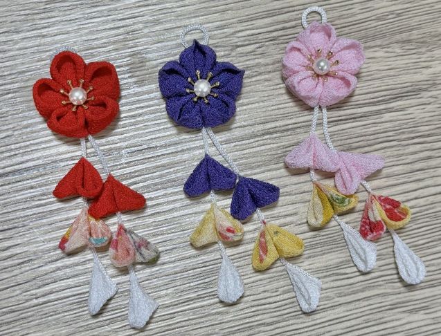 指先で楽しむ やさしいつまみ細工 イメージ